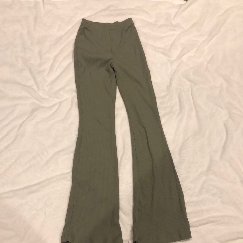 Green flare leggings